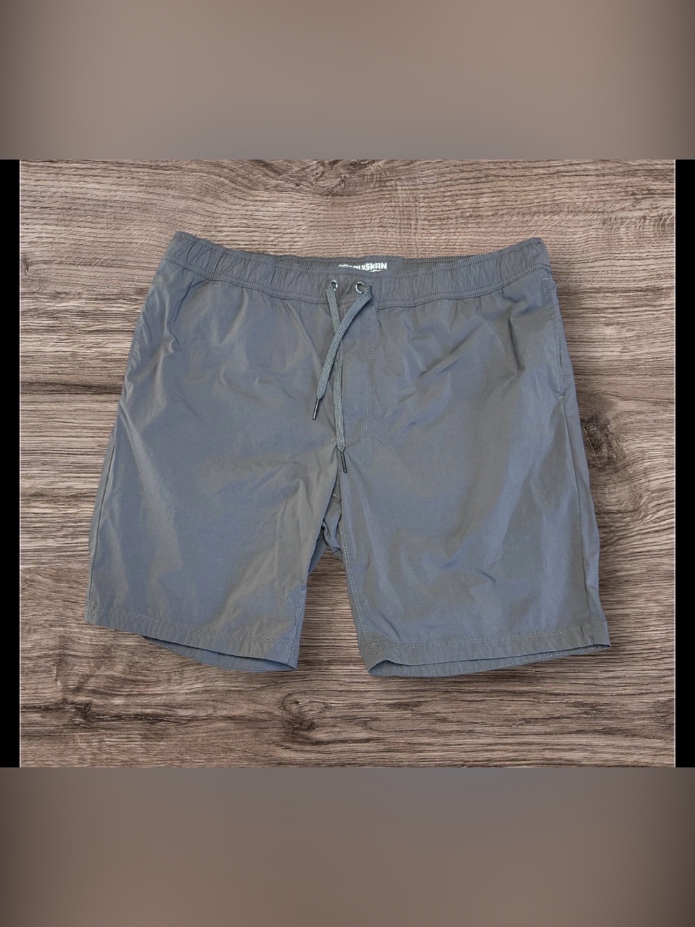 Like new! Men's AKHG Shorts SZ 42 Gray